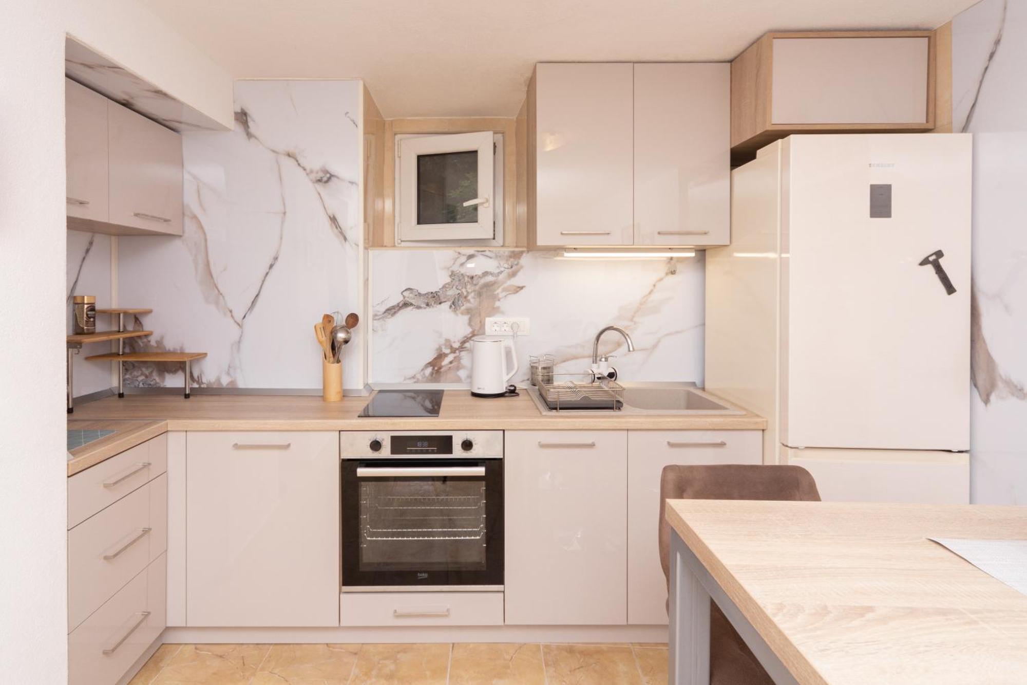 Pržno Stone Beach Apartments מראה חיצוני תמונה